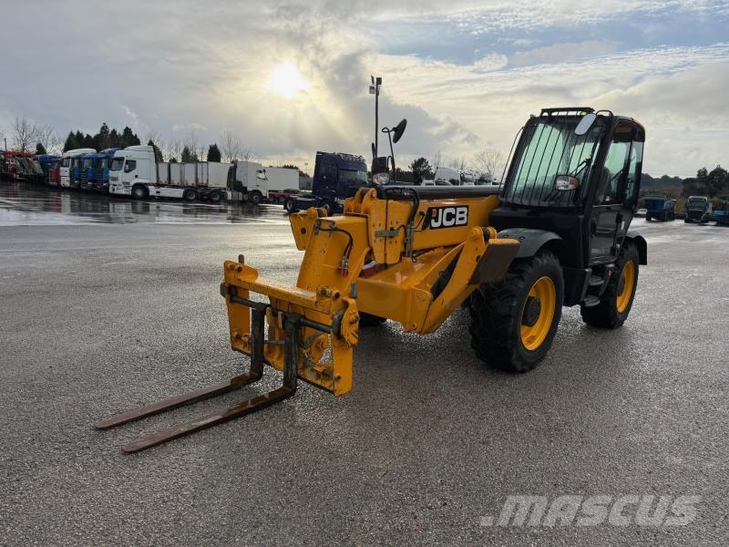 JCB 540-140 テレスコーピックハンドラー