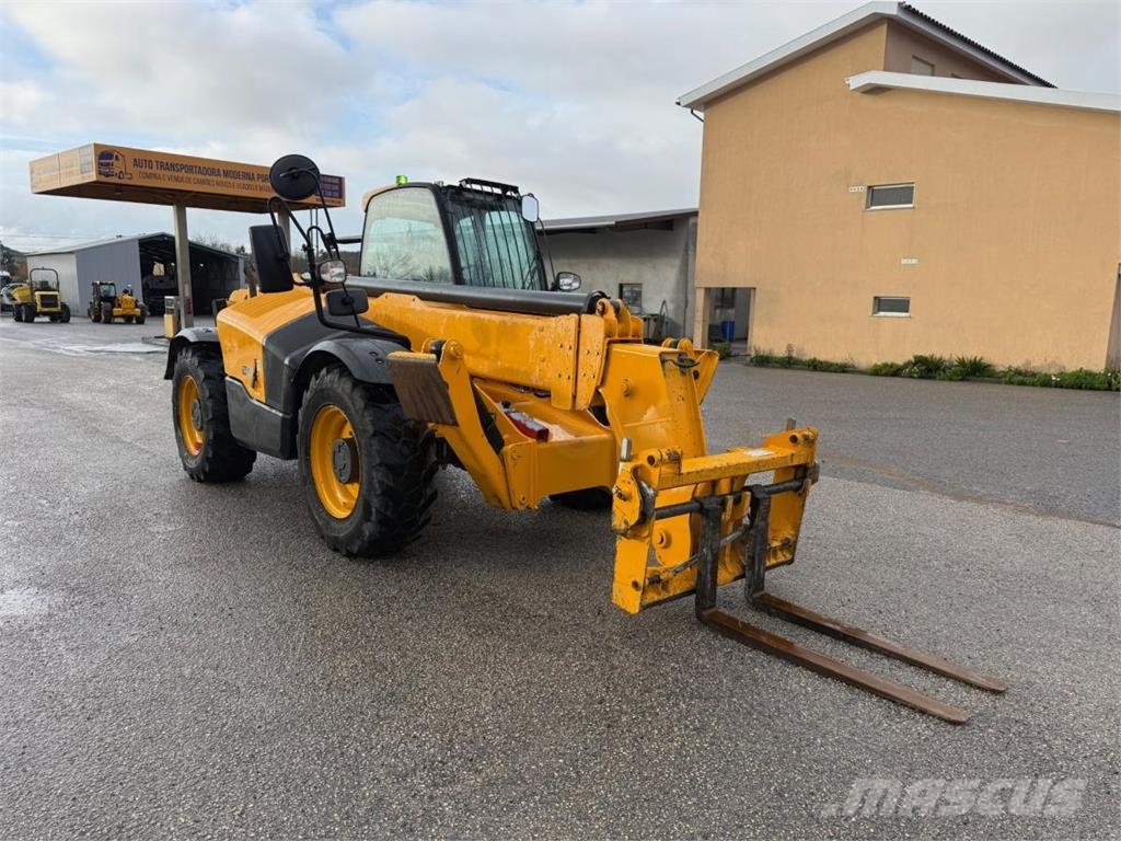 JCB 540-140 テレスコーピックハンドラー