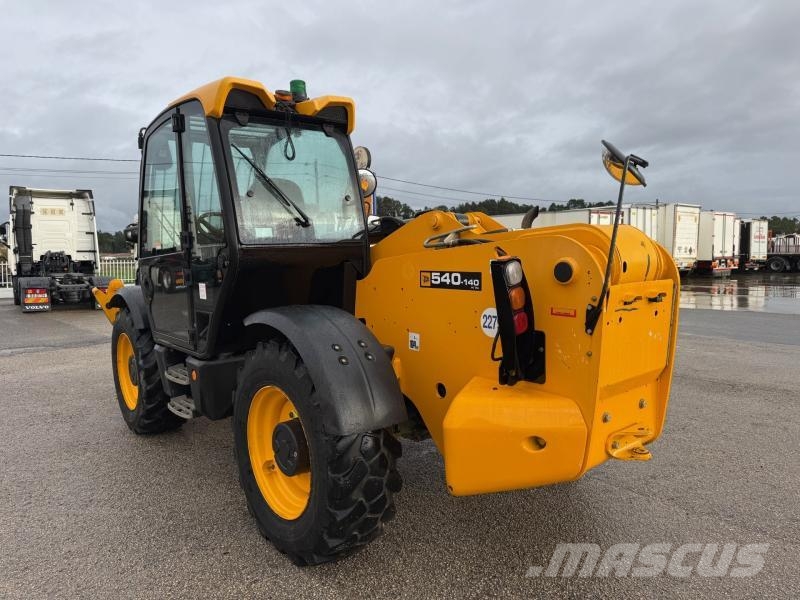 JCB 540-140 テレスコーピックハンドラー