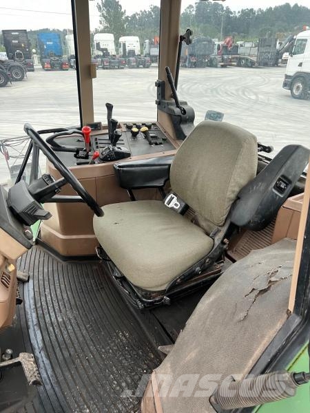 John Deere 7700 Tractores