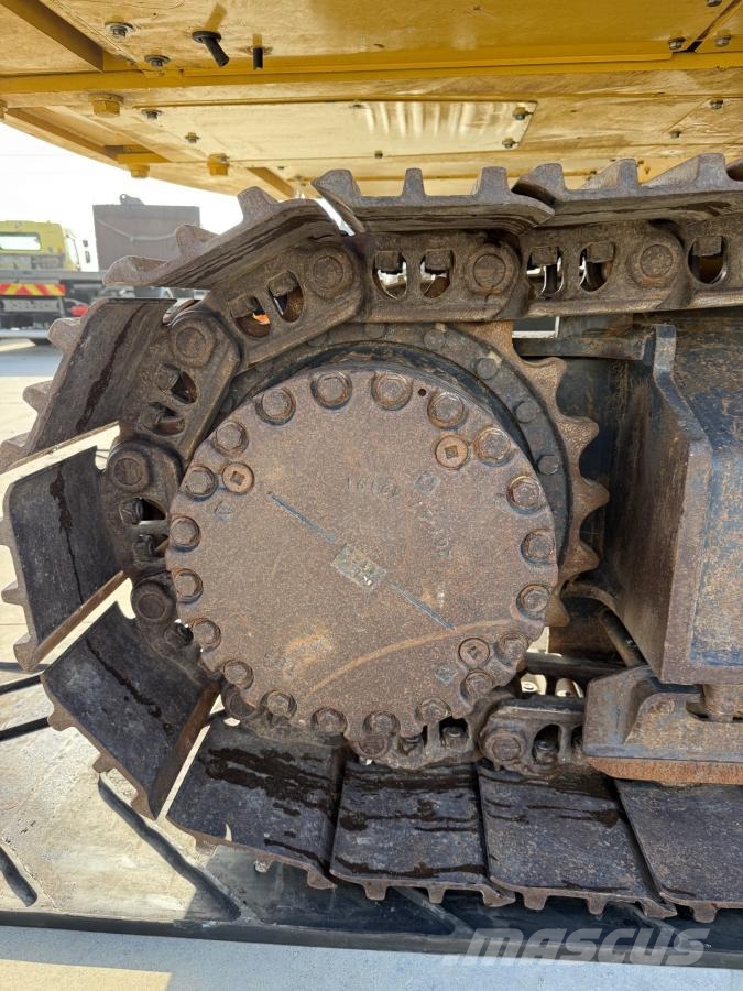 Komatsu PC210NLC-11 Excavadoras de cadenas