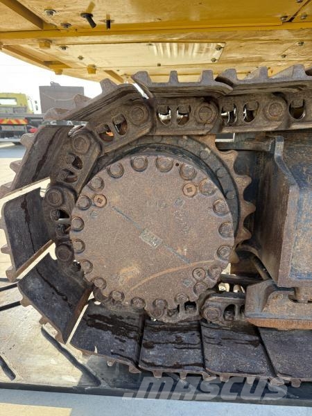 Komatsu PC210NLC-11 Bageri guseničari