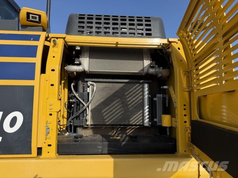 Komatsu PC210NLC-11 Bageri guseničari