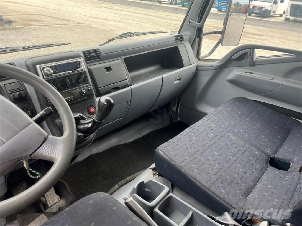 Mitsubishi Fuso Canter 7C15 Camiões caixa cortinas laterais