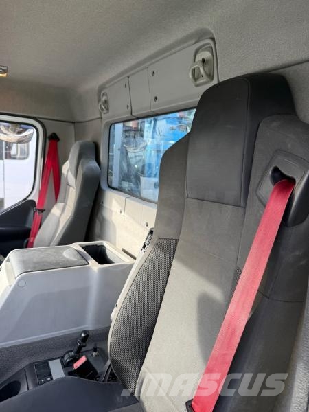 Renault C-Series 320 Smagās mašīnas ar celtni