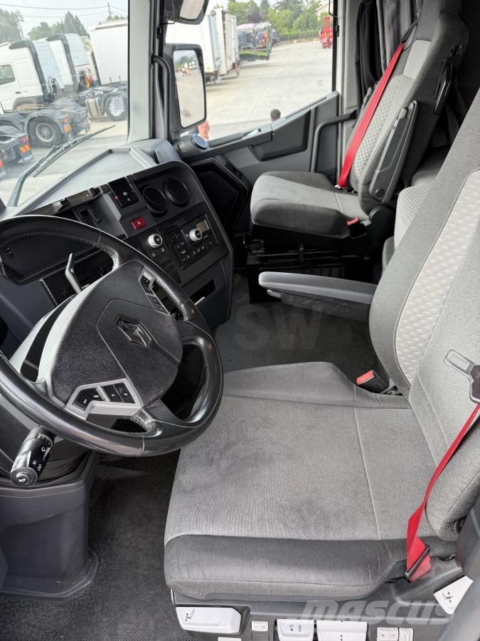 Renault Gamme T High Trekkers