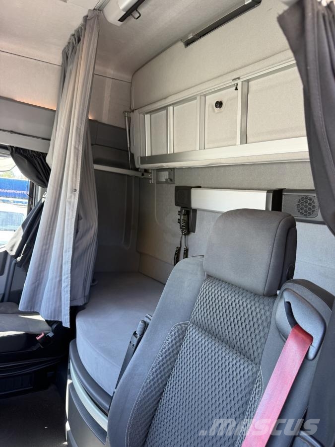 Renault Gamme T High 520 P4X2 E6 وحدات الجر