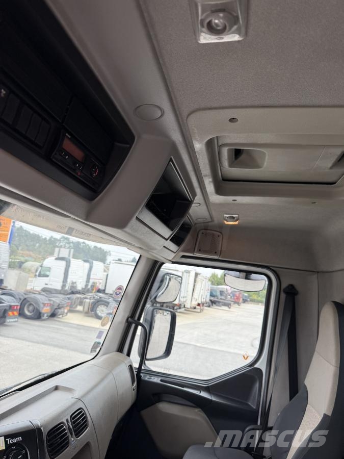 Renault Kerax 380 DXI شاحنات قلابة