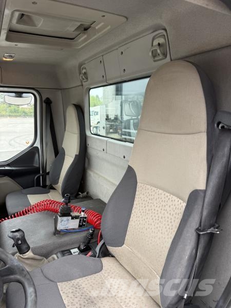 Renault Kerax 380 DXI شاحنات قلابة