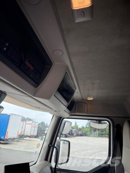 Renault Midlum 300 DXI Box trucks