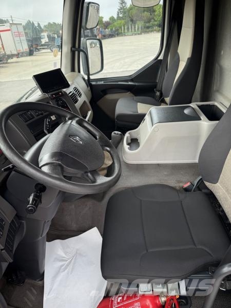 Renault Midlum 300 DXI Camiones con caja de remolque