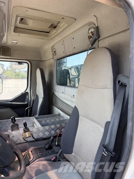 Renault Premium Lander 370 DXI Camion benne