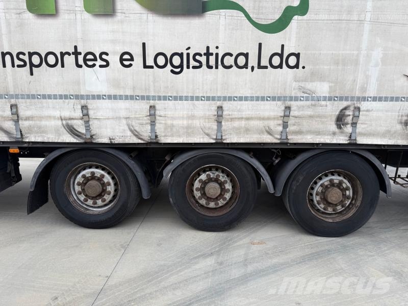 Samro Semi-Reboque Plachtové návesy