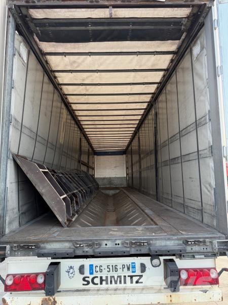 Schmitz Cargobull Semi-Reboque Semi-trailer med Gardinsider