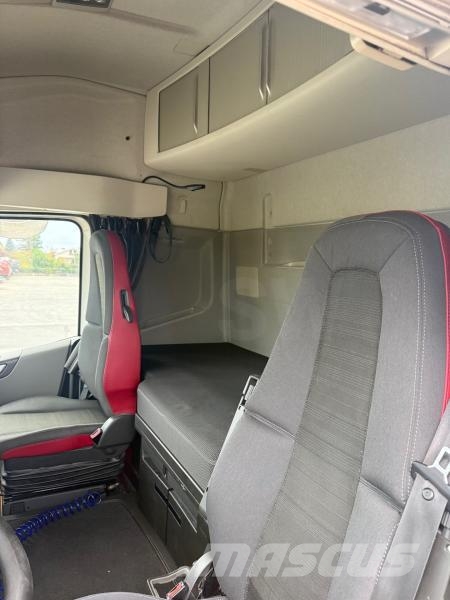 Volvo FH13 500 Vetopöytäautot