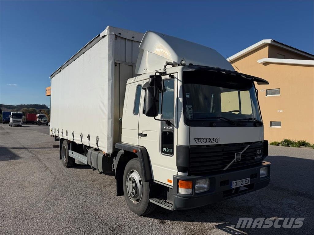 Volvo FL6 150 Caminhões com cortinas laterais
