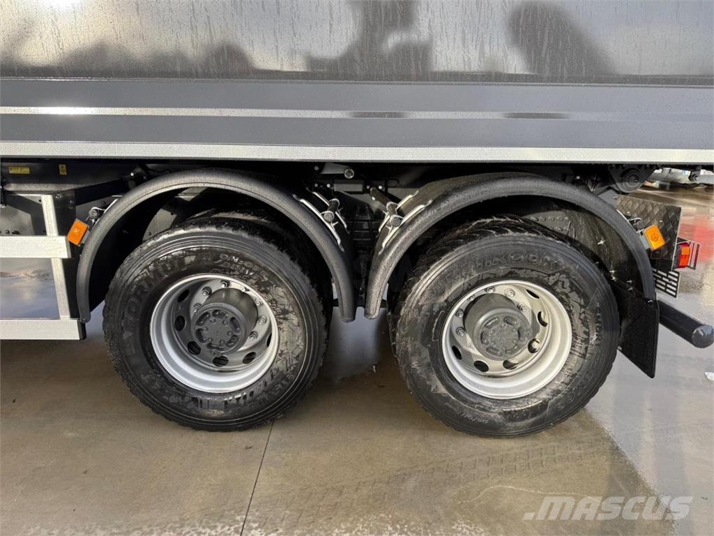 Volvo FM13 440 Tipper trucks
