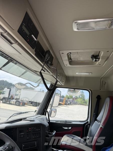 Volvo FMX 420 Tipper trucks