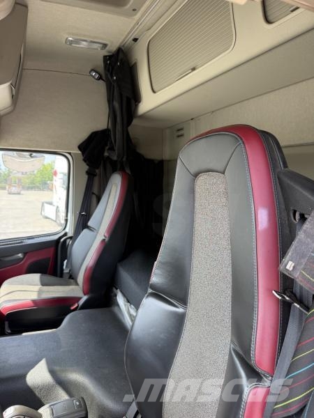 Volvo FMX 500 Truck Tractor Units