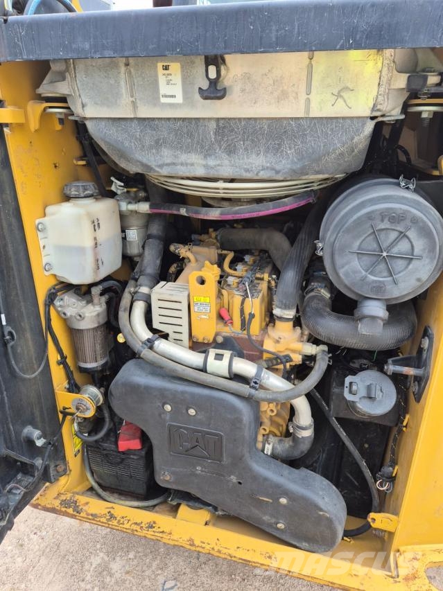 CAT 259D لوادر انزلاقية التوجيه