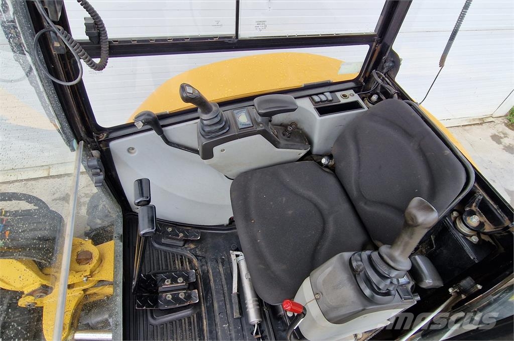CAT 302.7D حفارات صغيرة أقل من 7 طن (حفارات صغيرة)