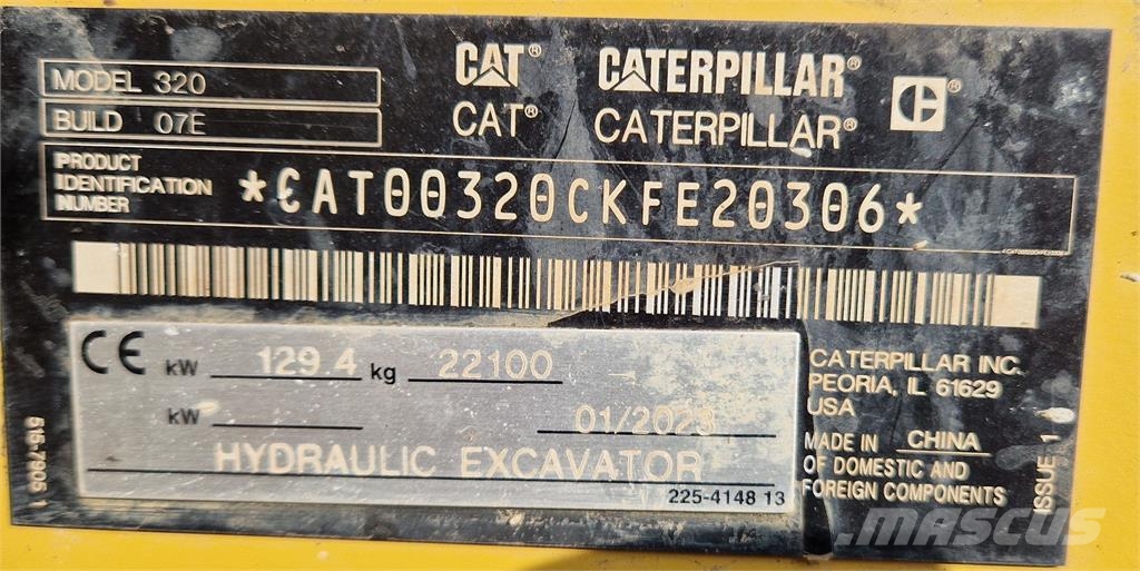 CAT 320 Roomikekskavaatorid