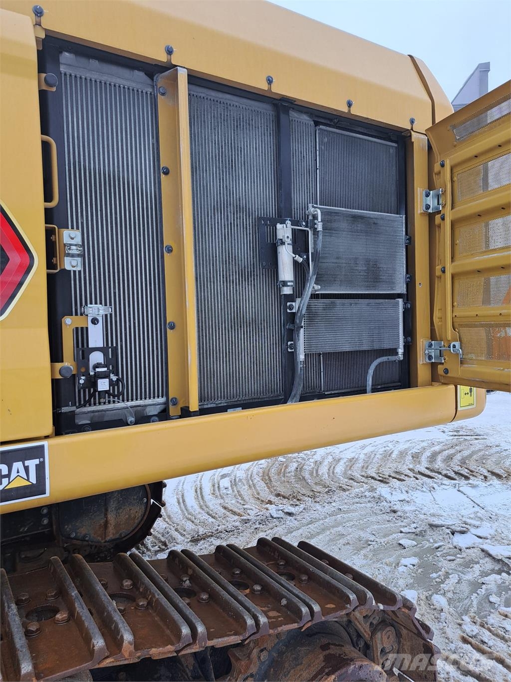 CAT 352 Roomikekskavaatorid