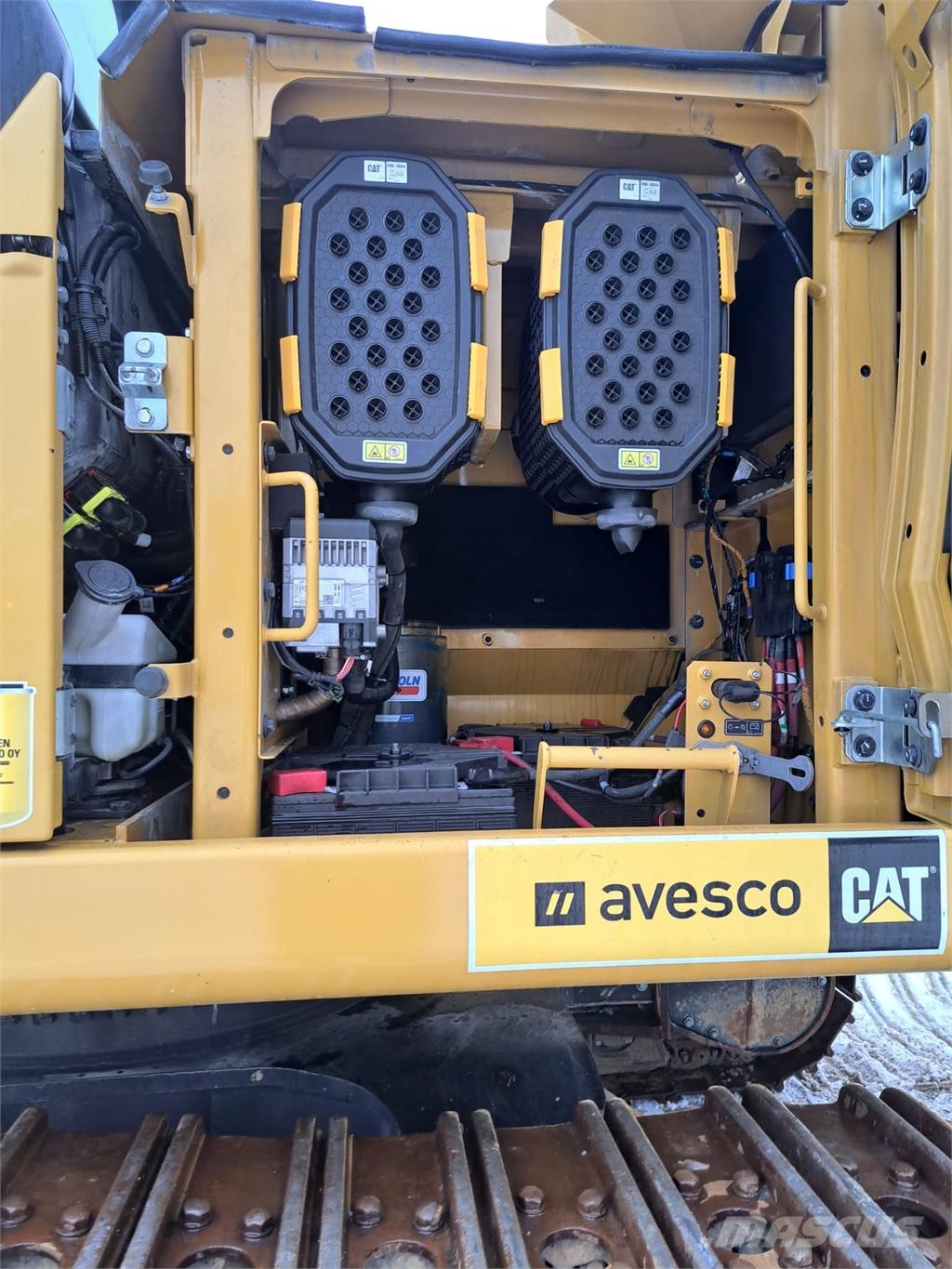 CAT 352 Roomikekskavaatorid