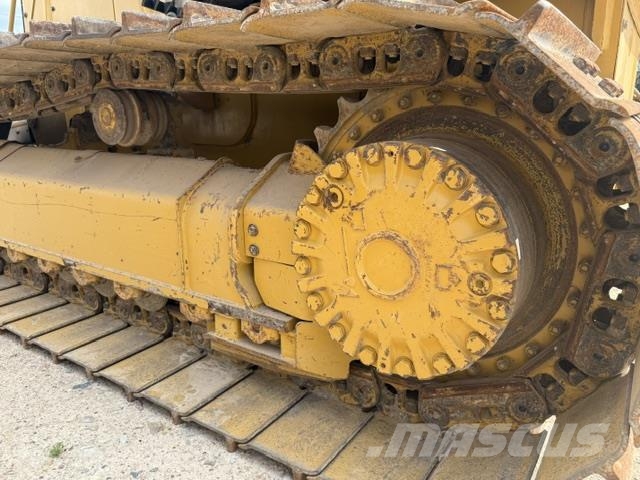 CAT D3-12LGP with 3D system بلدوزرات مجنزرة