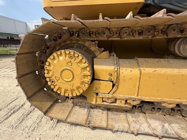 CAT D3-12LGP with 3D system بلدوزرات مجنزرة