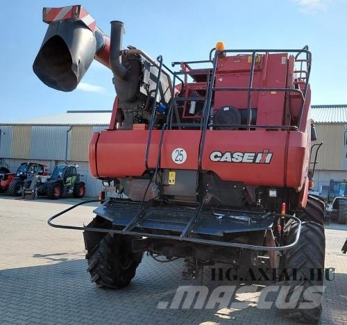 Case IH 6130 Axial-Flow 联合收割机