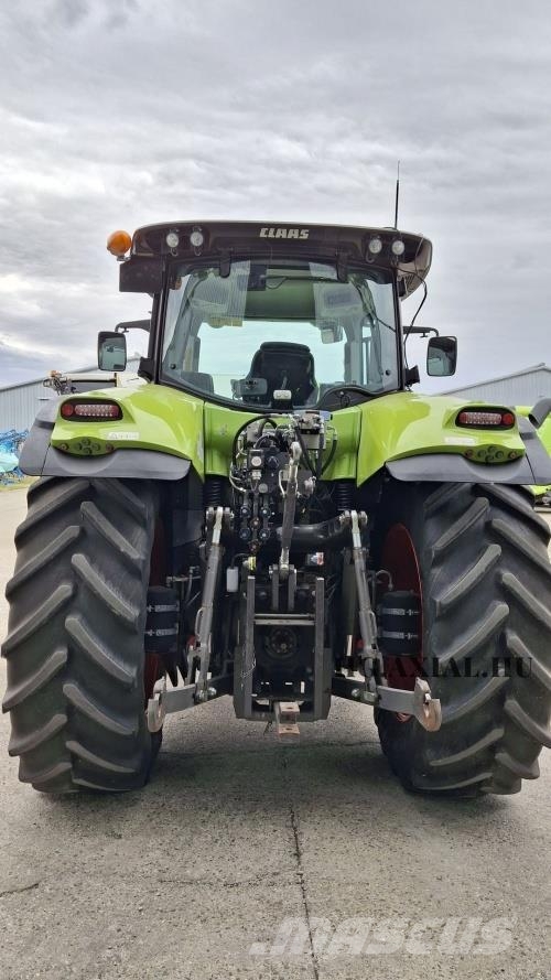 CLAAS Axion 810 Traktori