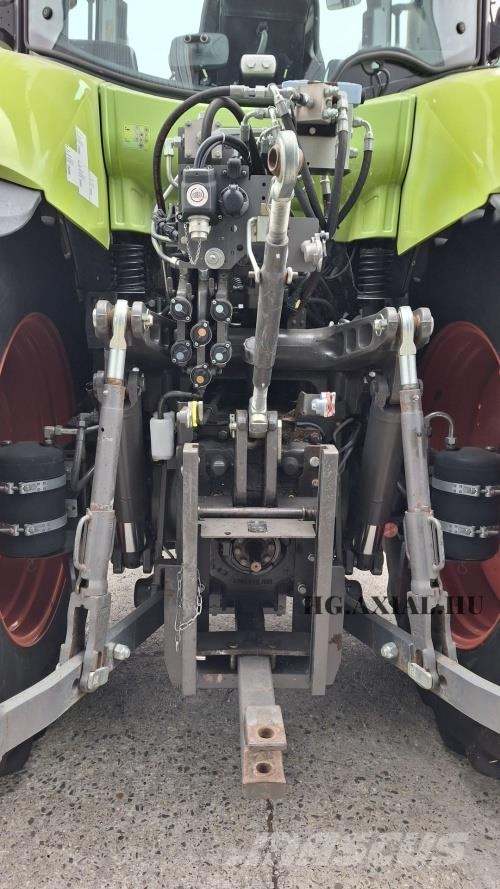 CLAAS Axion 810 Traktori