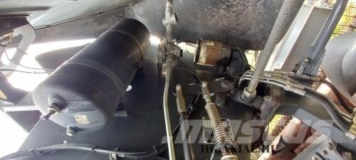 CLAAS Quadrant 3200 RC T Balirke za kockaste bale