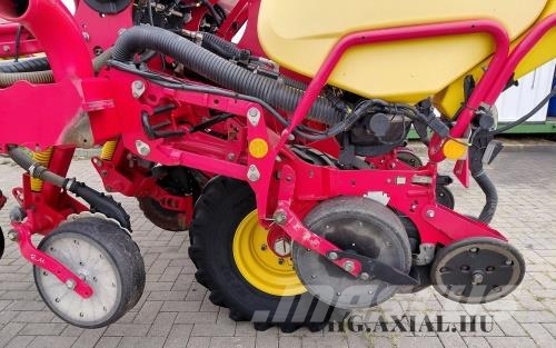 Väderstad Tempo F6 Precision sowing machines