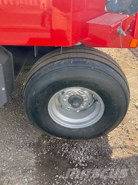 Massey Ferguson 1840 Prese/balirke za četvrtaste bale