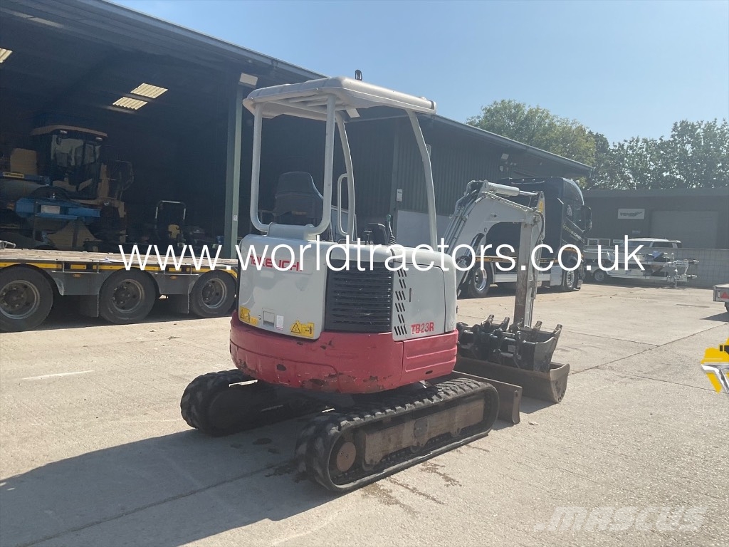 Takeuchi TB 23 R Mini pelle < 7t