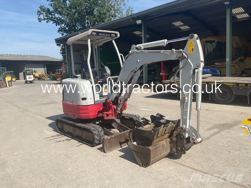 Takeuchi TB 23 R Mini pelle < 7t