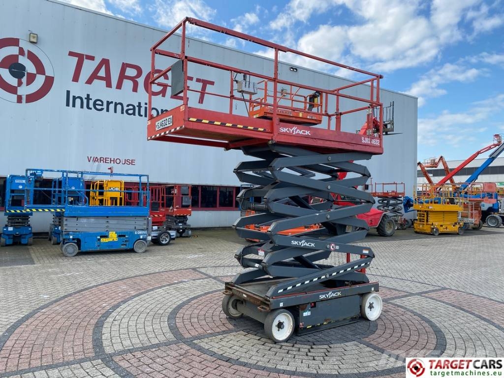 SkyJack SJIII-4632 Electric Scissor Work Lift 1170cm Käärtõstukid