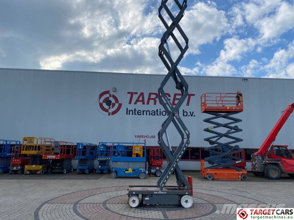 SkyJack SJIII-4632 Electric Scissor Work Lift 1170cm Käärtõstukid