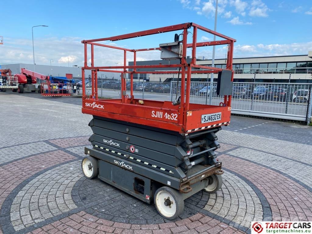 SkyJack SJIII-4632 Electric Scissor Work Lift 1170cm Käärtõstukid