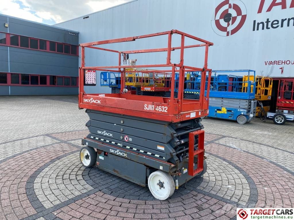 SkyJack SJIII-4632 Electric Scissor Work Lift 1170cm Käärtõstukid
