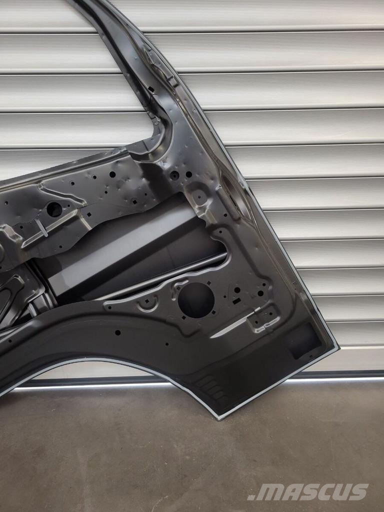 Mitsubishi Fuso " C " LH SIDE 2014 - 2021 Other components