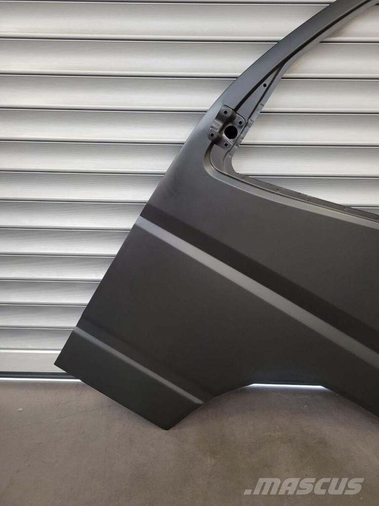 Mitsubishi Fuso " C " LH SIDE 2014 - 2021 Other components