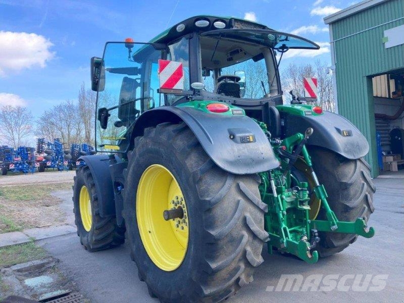 John Deere 6250R Traktoren