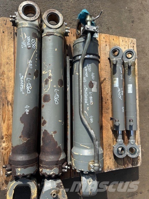 Liebherr L 550 XPOWER HYDRAULIC CYLINDER COMPLET Hidráulica