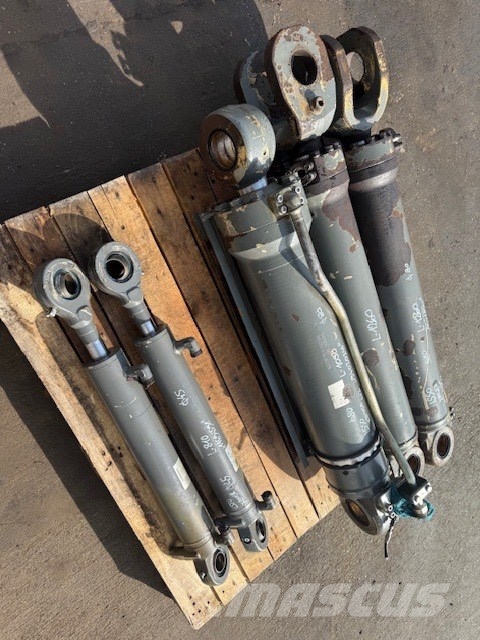 Liebherr L 550 XPOWER HYDRAULIC CYLINDER COMPLET Hidráulica