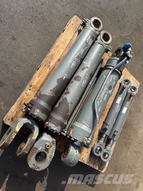 Liebherr L 550 XPOWER HYDRAULIC CYLINDER COMPLET Hidráulica