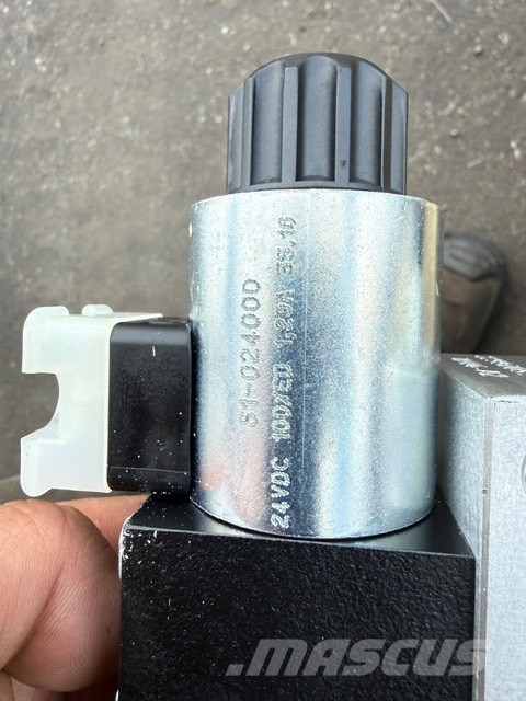 Kleemann NEW HYDRAULIC BLOCK Accesorios y repuestos para equipo de perforación
