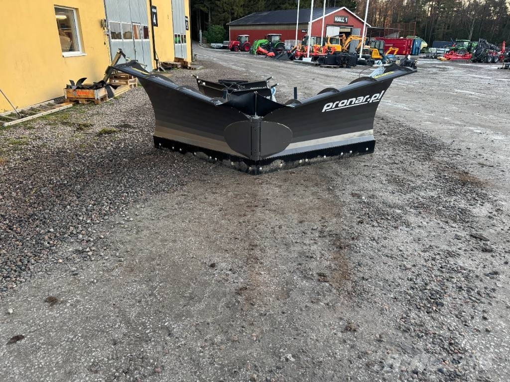 Pronar PUV 4000 HD Snow blades and plows